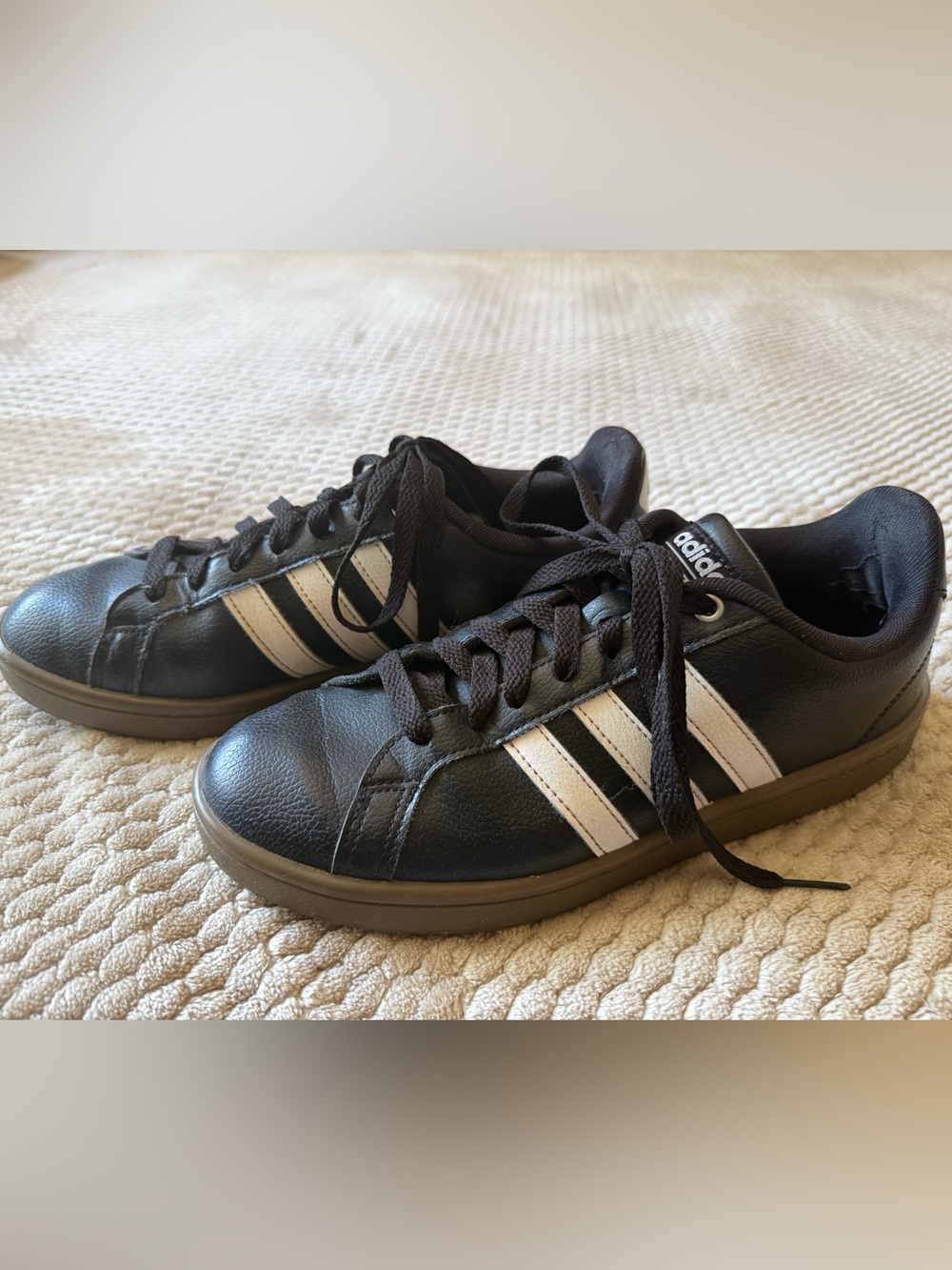 adidas Cloudfoam Black Sneakers with White Stripes men’s sz 7.5 / Women’s sz 9